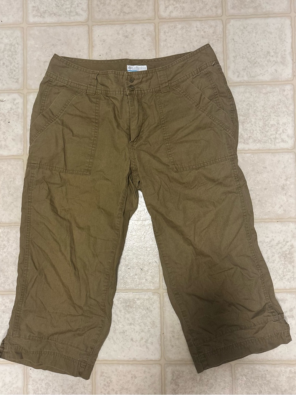 Columbia Brown khaki Cargo Capri Pants